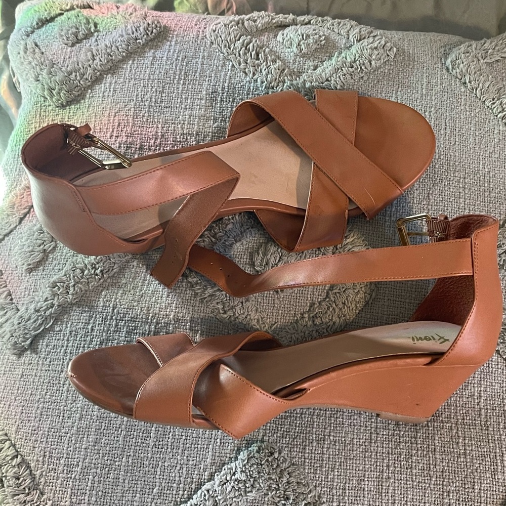 Wedge sandals